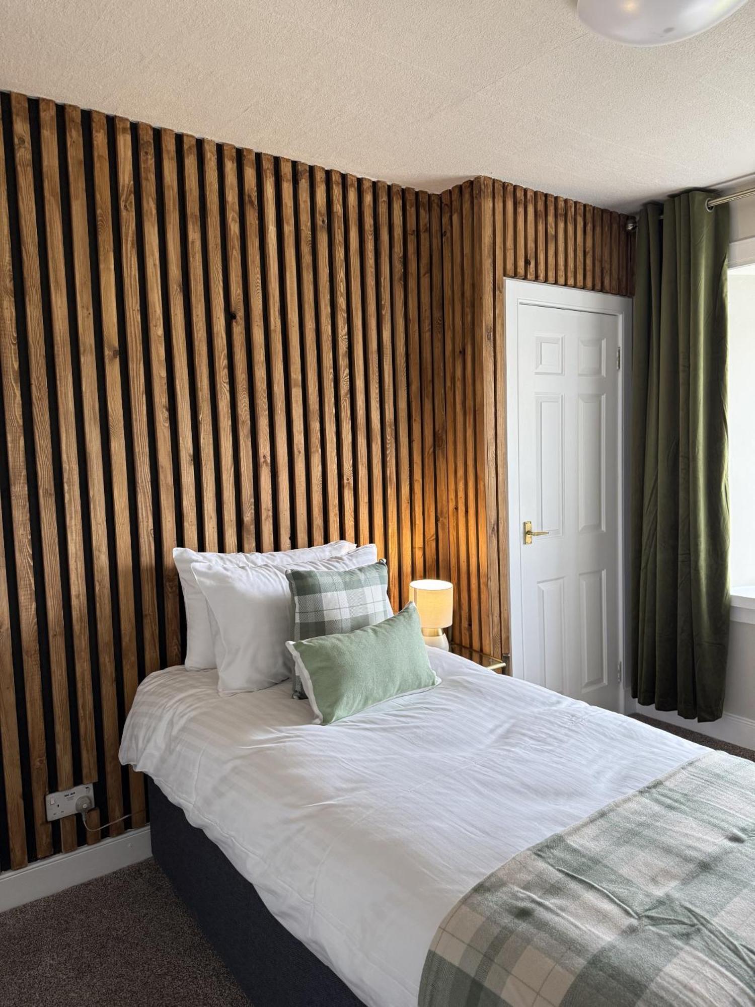 The Glendevon Hotel Auchterarder Room photo