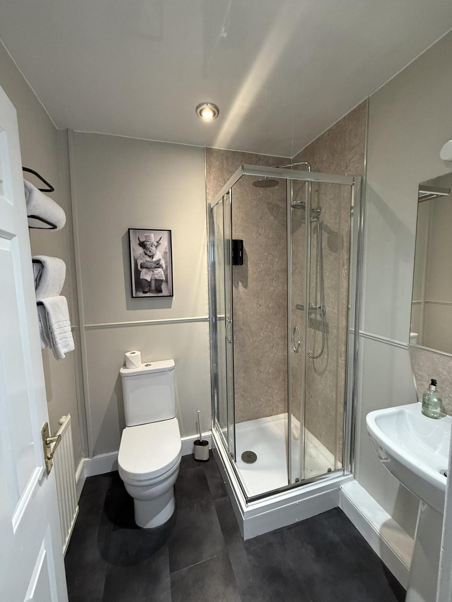 The Glendevon Hotel Auchterarder Room photo