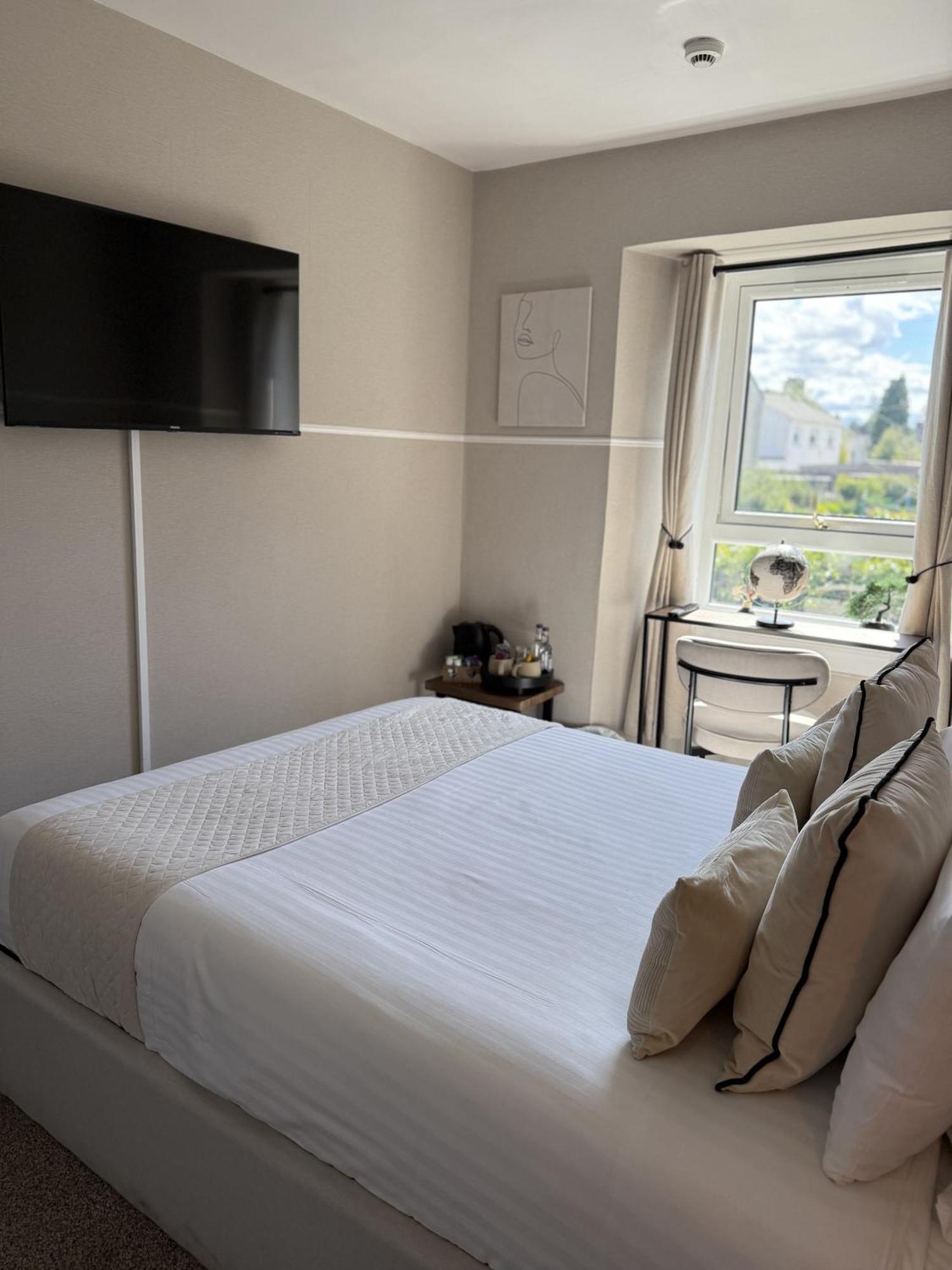 The Glendevon Hotel Auchterarder Room photo